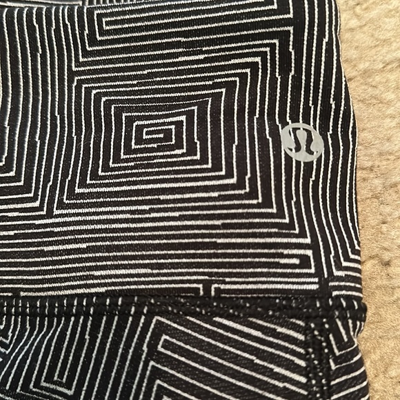 Lululemon Women’s Leggings Size 4 - Picture 3 of 5